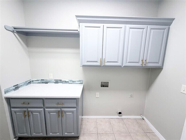 Building Photo - 10616 NW 40th Terrace