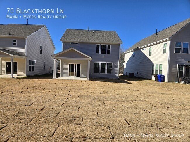 Building Photo - 70 Blackthorn Ln
