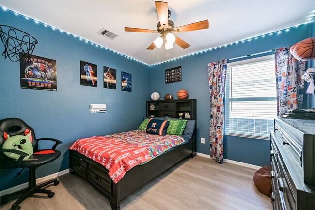 Building Photo - 138 Austin Rd