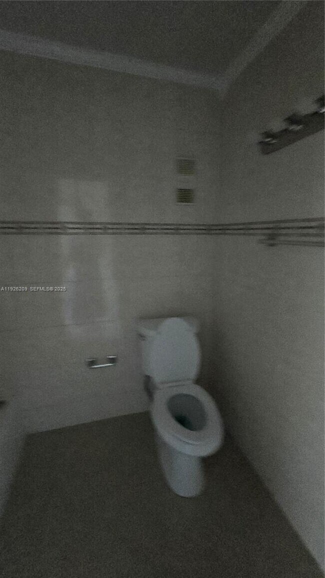 Building Photo - 14830 Naranja Lakes Blvd