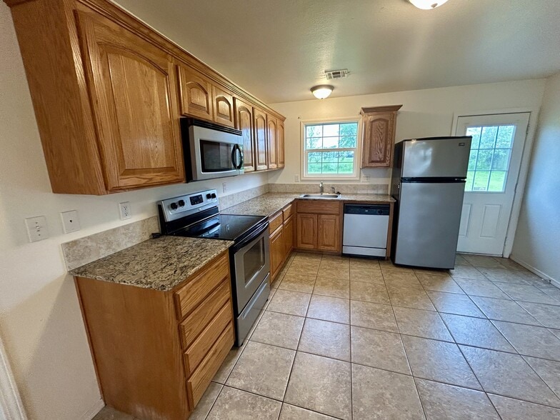 Building Photo - 63030 E 285 Ct