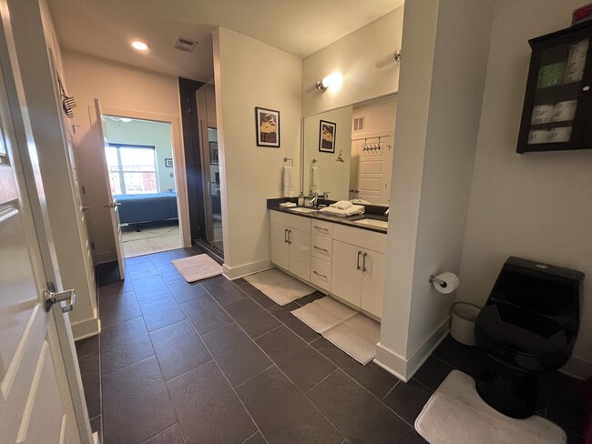 Building Photo - 6444 Burnet Rd