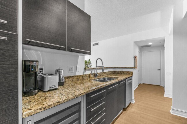 Building Photo - 550 Okeechobee Blvd