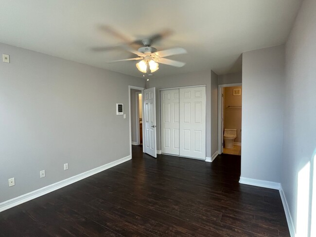 Building Photo - Beautiful Remodeled Condo In North Park w/...