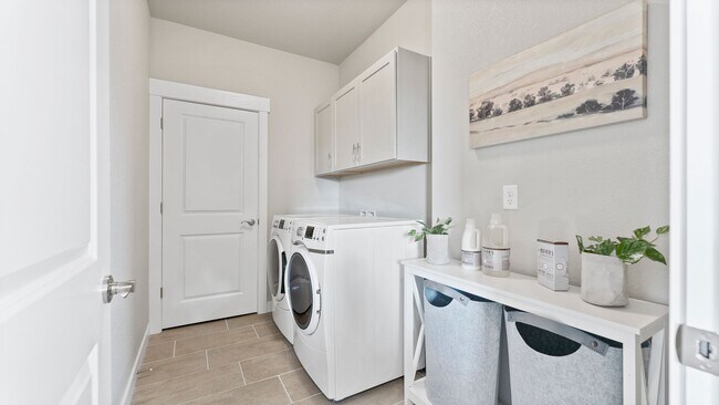 Building Photo - Mangold821 (KC-LN)