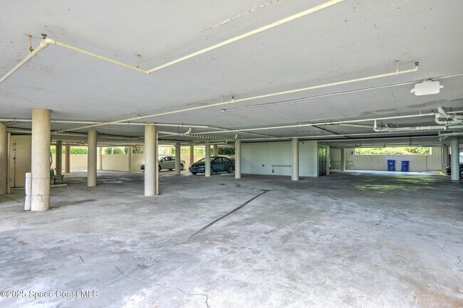 Building Photo - 9612 Riverside Dr
