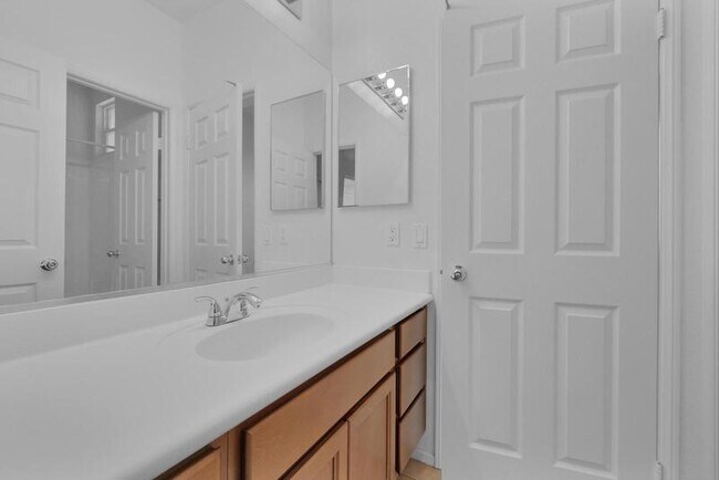 Building Photo - 1423 Caminito Garibay