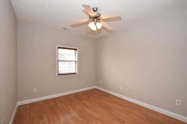 Building Photo - 109 Canyon Ct