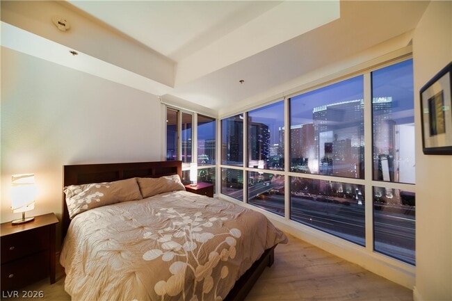 Building Photo - 4525 Dean Martin Dr