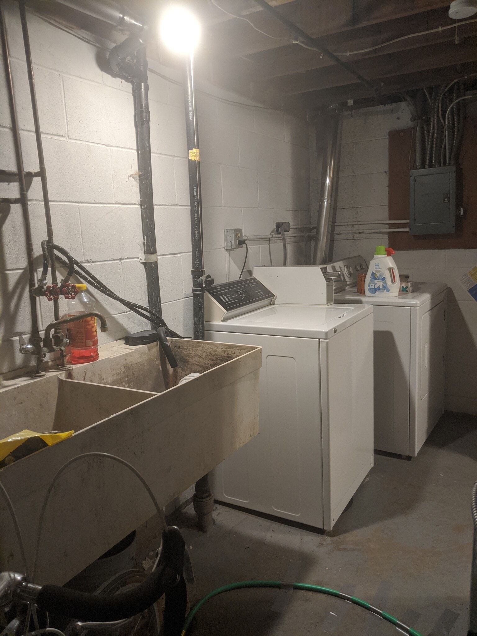 lower level laundry-(non-coin op) - 2210 26th Ave S