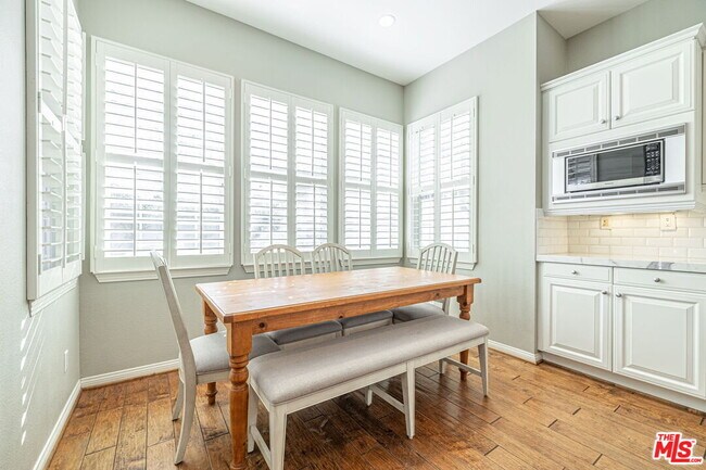 Building Photo - 23810 Bayview Ct