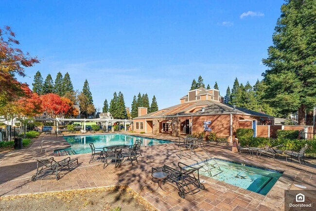 Building Photo - 298 Eastridge Dr
