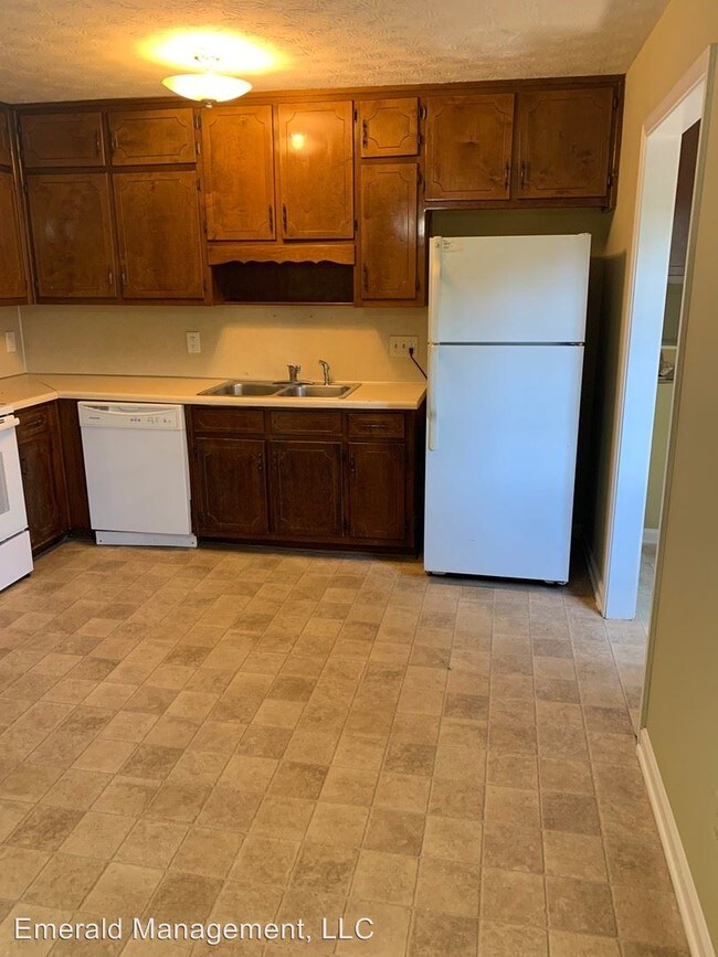 Building Photo - 406-408 Charleston Ln