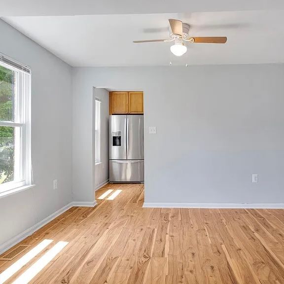 Building Photo - 8221 Tomlinson Ct