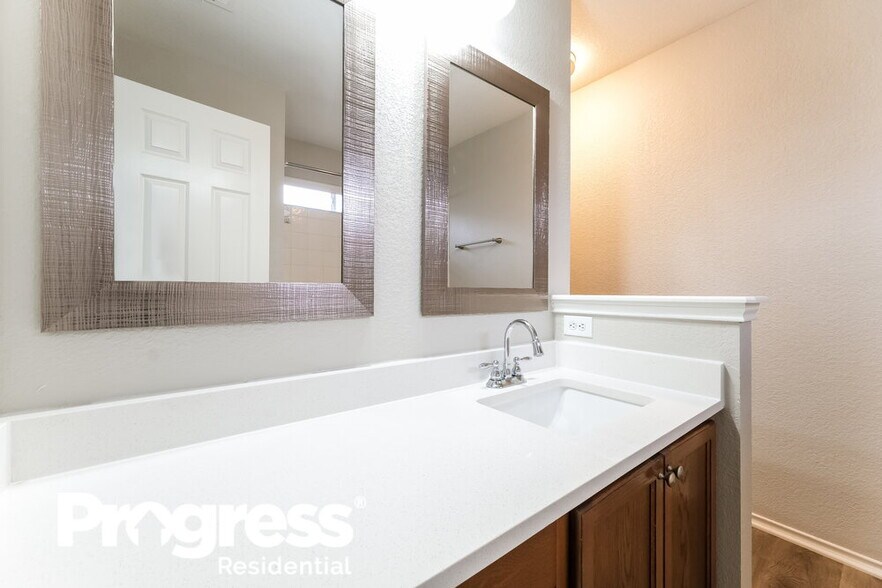 Building Photo - 105 Altamont St