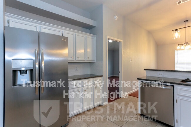 Building Photo - 904 Ballard Dr