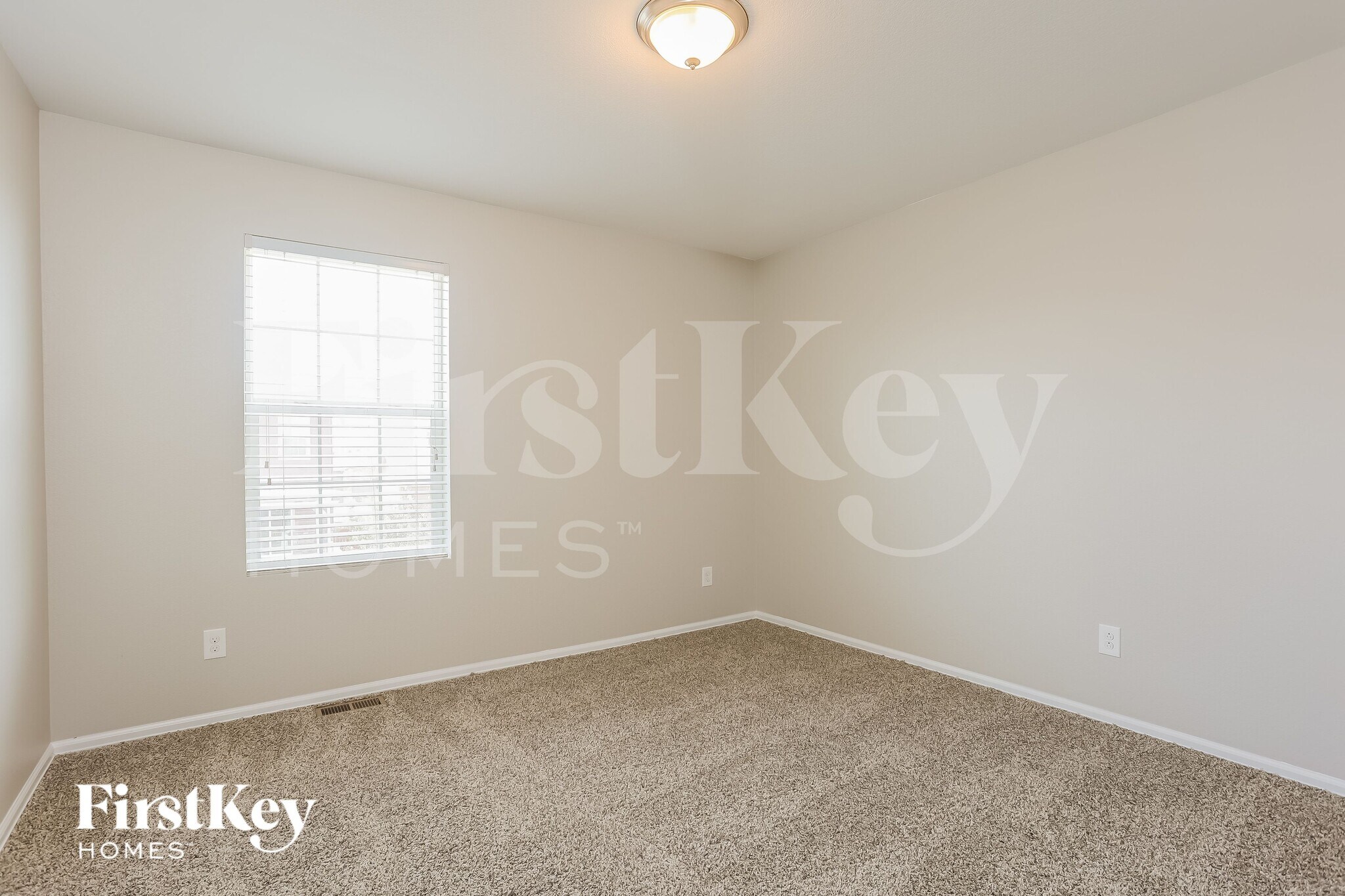 Building Photo - 6463 N Ensenada Ct