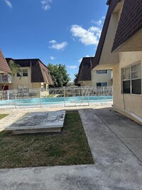 Building Photo - 4524 SW 54th St