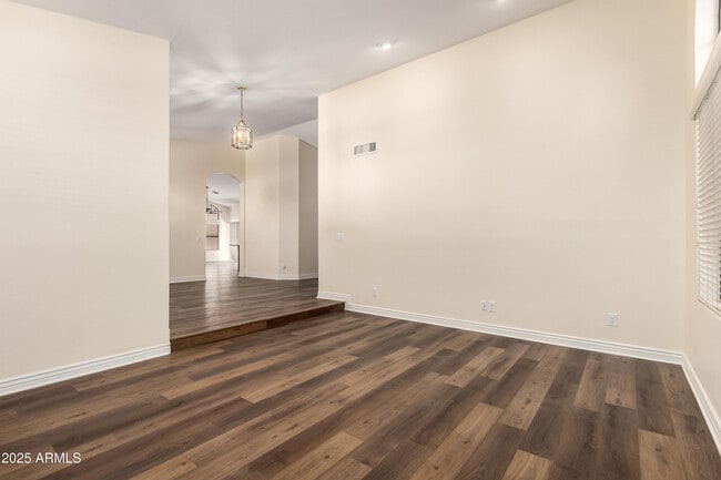 Building Photo - 1517 W Islandia Dr