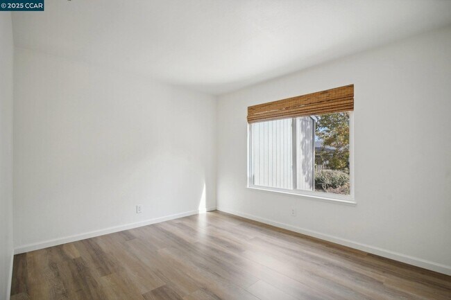 Building Photo - 119 Cypress Point Way