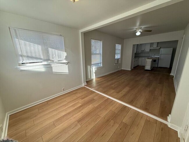 Building Photo - Downtown Pensacola - 2 bedroom, 1 bathroom