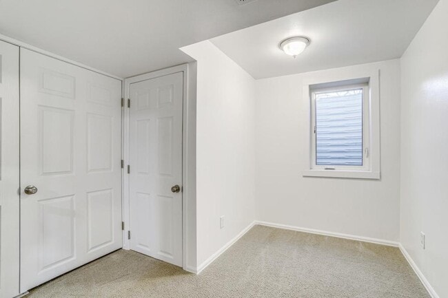 Building Photo - 2860 S Golden Way