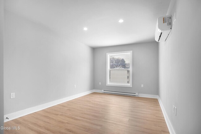 Building Photo - 103 E High St