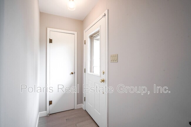 Building Photo - 40 Bailey Ct