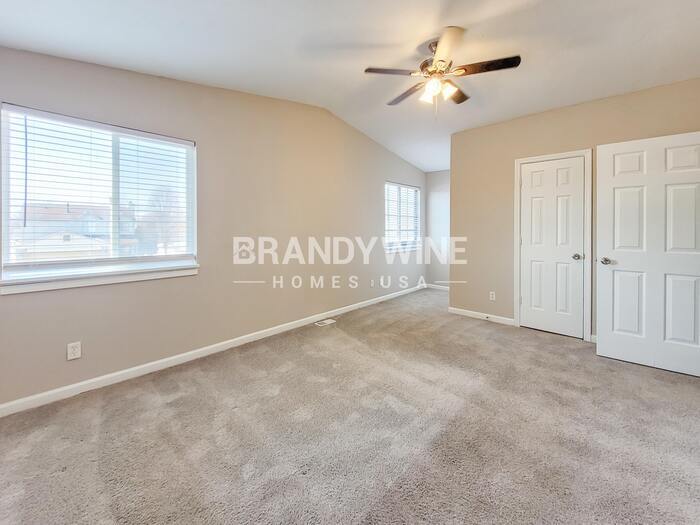 Building Photo - 605 Woods Crossing Ln