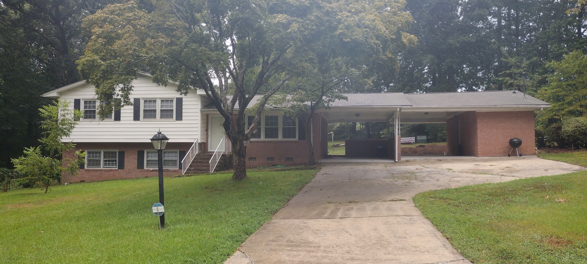 Building Photo - Room in House on Pinedale Dr