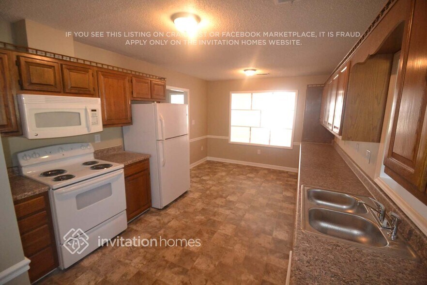 Building Photo - 6536 Brushwood Dr