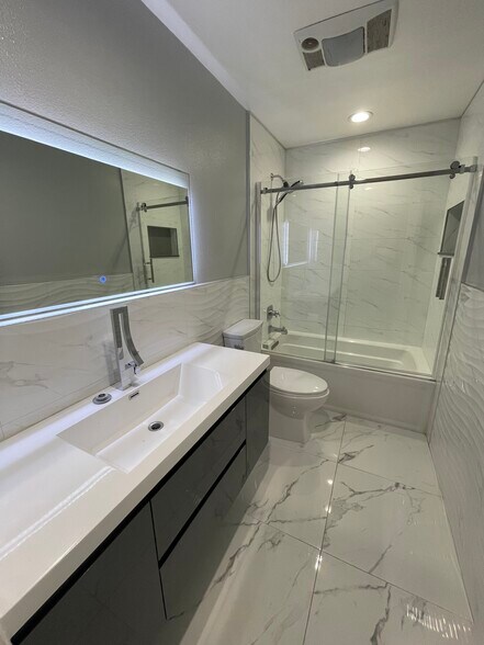 Building Photo - 8350 Burnet Ave