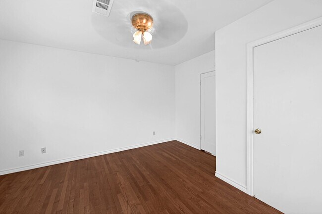Building Photo - Perfect 2 Bed 1 Bath Home in Houston's Vibrant Hub!