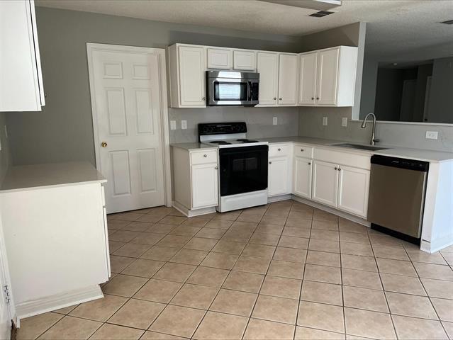 Building Photo - 2712 Lazy Oak Dr