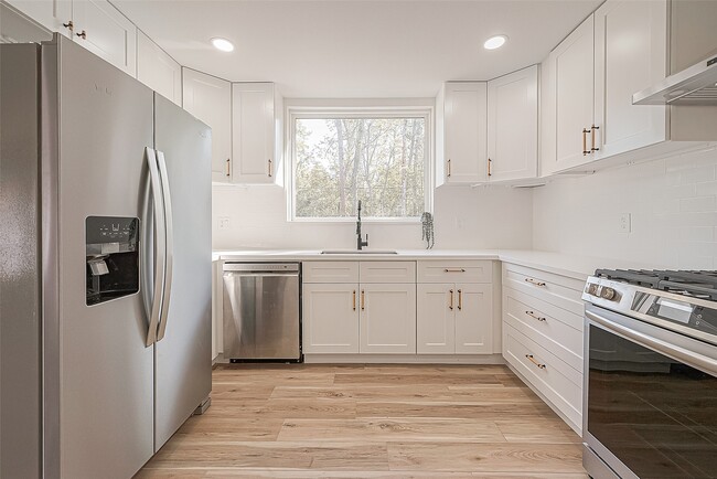 Building Photo - 811 Lemm Ct