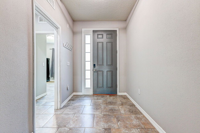 Building Photo - 32848 Sand Creek Dr