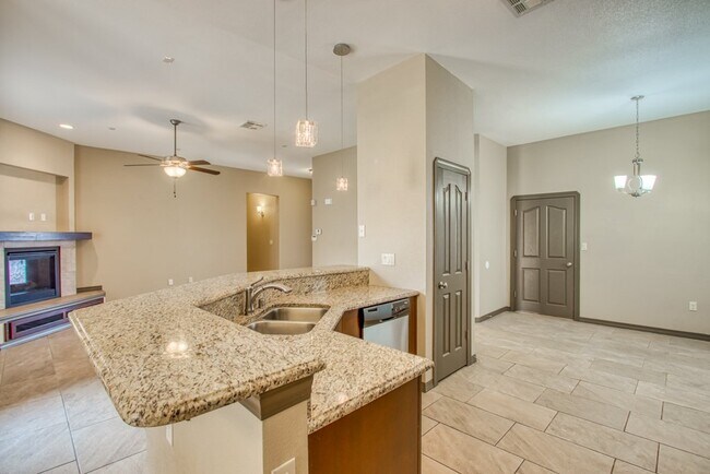 Building Photo - FOR SALE OR FOR RENT 12053 SILVER CROWN RO...