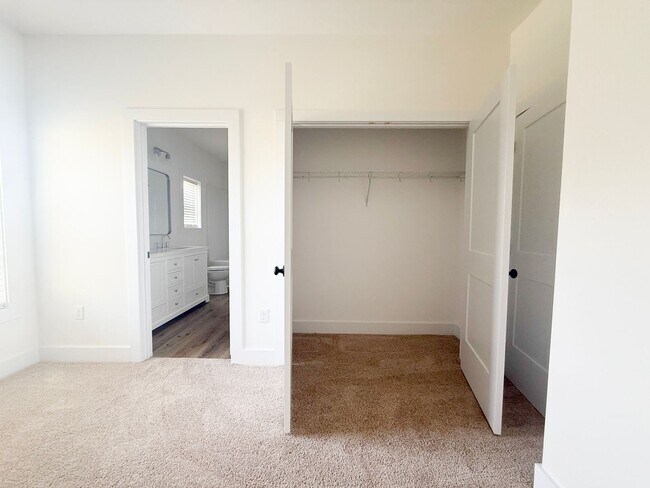 Building Photo - 3-Bedroom Home Steps from Resort-Style Pool with Jack-and-Jill Bath