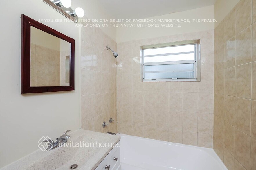 Building Photo - 931 Arizona Ave