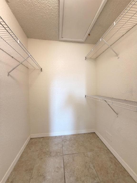 Building Photo - 5028 Park Central Dr