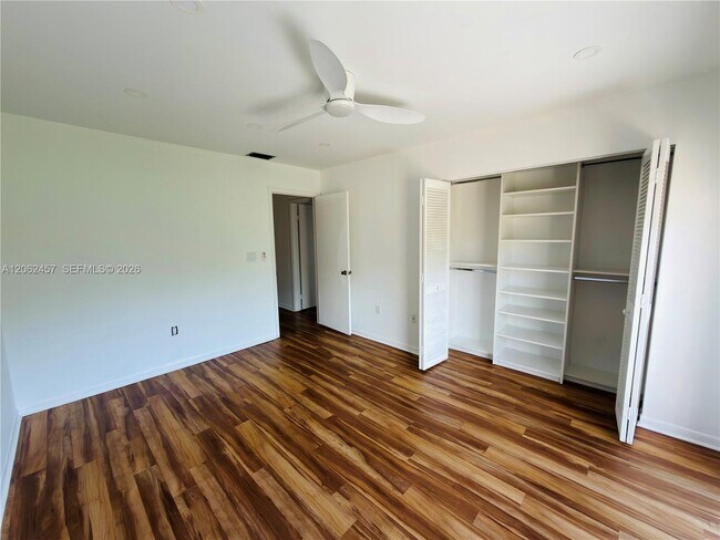 Building Photo - 3957 Adra Ave