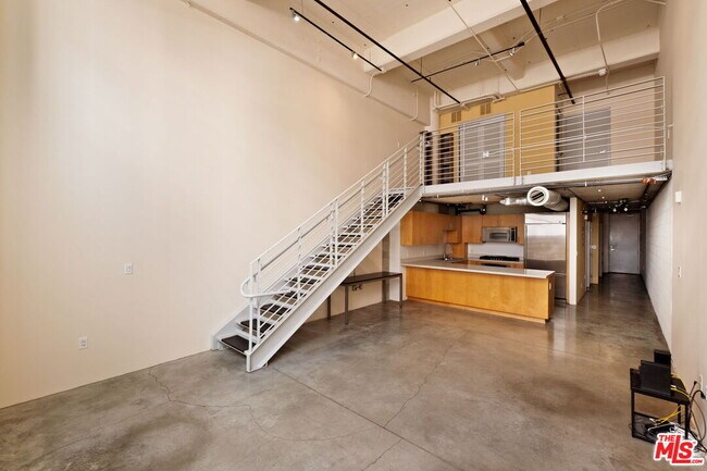 Building Photo - 1130 Flower St