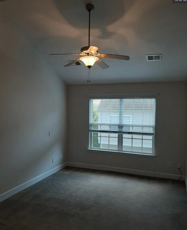 Building Photo - 529 St Jules Ln