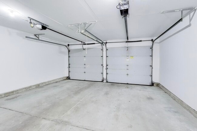 Building Photo - 2073 Cambria Ct