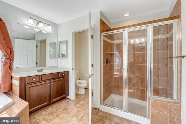 Building Photo - 9001 Merlot Ct