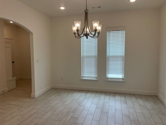 Building Photo - 1 year new Construction!