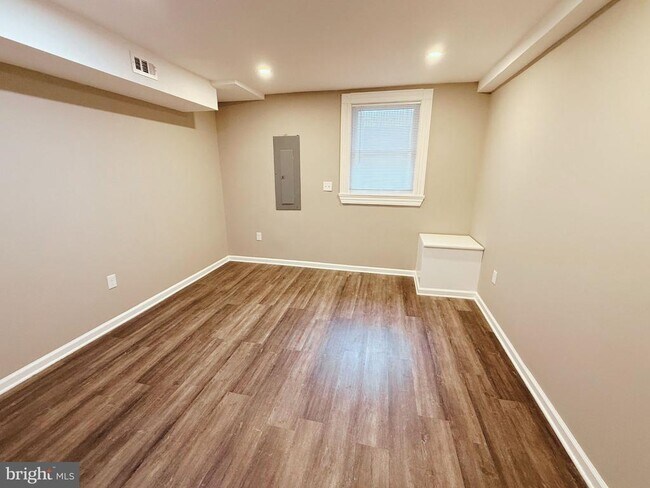 Building Photo - 715 N Patterson Park Ave