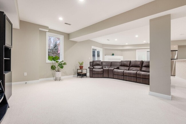 Building Photo - 4602 Sandwich Ct