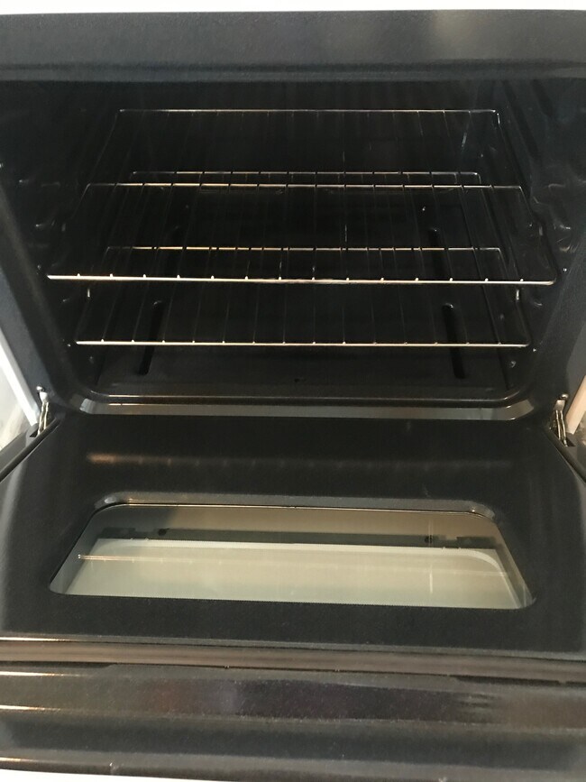 Building Photo - 1117 Evergreen Dr