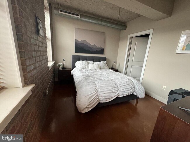 Building Photo - 916 G St NW